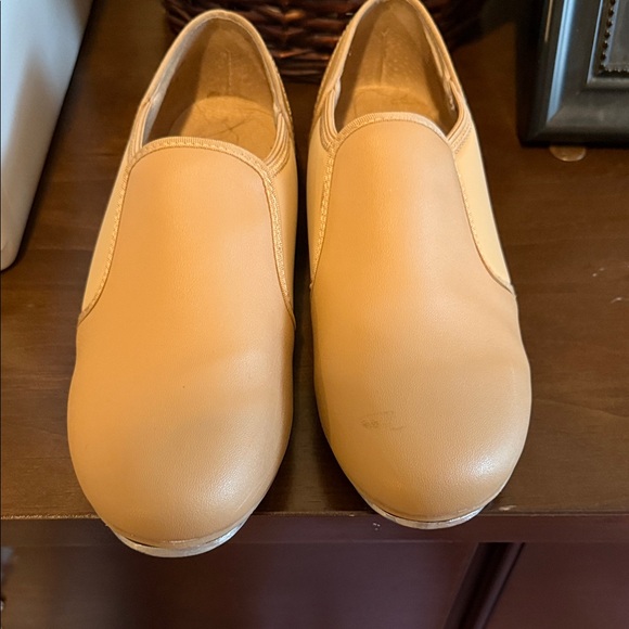 Skechers Shoes - theatrical women’s tap shoes